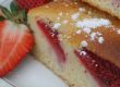 Blechkuchen mit Erdbeeren