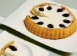 Topfentorte mit Preiselbeeren und Birnen