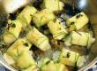 Zucchini-Schafkäsewickler