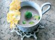 Holundersuppe mit glasierten Kohlsprossen und Parmesanwaffeln
