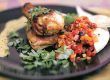 Chili-Joghurthuhn mit Tomaten-Paprikasalsa