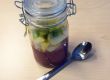 Heidelbeer-Vanillejoghurtcreme mit Chia, Crunch und Obst Heidelbeer-Vanillejoghurtcreme mit Chia, Crunch und Obst