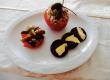 Gefüllte Tomate mit Thunfisch-Olivensalat Gefüllte Tomate mit Thunfisch-Olivensalat