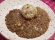 Röstzwiebelknödel auf würzigen Linsen Röstzwiebelknödel auf würzigen Linsen