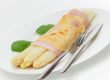 Spargel im Schinkenmantel mit Käse überbacken