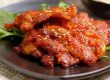 Gegrilltes Schweinefleisch heiß serviert