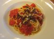 Bucatini mit frittierten Kapern und Tomaten Bucatini mit frittierten Kapern und Tomaten