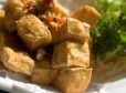 Knusprige Tofustäbchen mit Rohkost-Salat