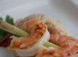 Erdnuss-Risotto mit Garnelenspießchen