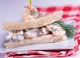 Tramezzini mit Dillrahm-Shrimps