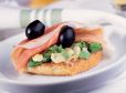 Crostini mit Jungzwiebeln und Rohschinken