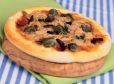 Pizza al tonno (Pizza mit Thunfisch)