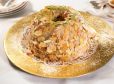 Gugelhupf mit schwarzen Nüssen