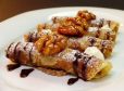 Palatschinken mit Schokocreme oder Vanilleeis