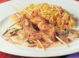 Schweinefilet-Spieße auf Waldpilzen