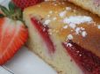 Blechkuchen mit Erdbeeren