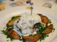 Branzino in Salbei-Salzkruste mit Kräuterkartoffeln