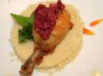 Ingwer Hendlhaxn mit Vanille Cous Cous und Himbeer-Harissa