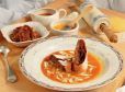 Dattelstrudel mit Karamellsauce