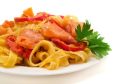 Fettuccine mit Lachs und Gemüse