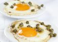 Spiegeleier mit Kapern