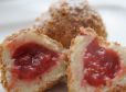 Erdbeerknödel aus Topfenteig