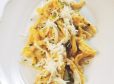 Kürbisspätzle mit geriebenem Schafkäse