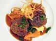 Faschierte Laberl mit Paprikakürbis und Erdäpfelpüree
