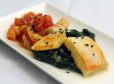 Indisches Fischragout mit Zwiebel-Kokos-Spinat