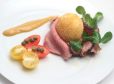 Roastbeef mit gebackenem Ei