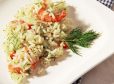 Pikanter Dill-Reissalat mit Garnelen aus dem Dampfgarer