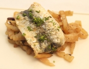 Fenchelsalat mit frischen Sardinen und Oliven Fenchelsalat mit frischen Sardinen und Oliven