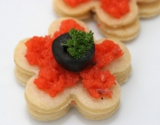 Mürbteigblumen mit Lachs Mürbteigblumen mit Lachs