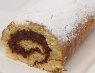 Biskuitroulade mit P...