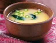 Miso-Suppe mit Tofu...