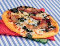 Pizza con spinaci, r...