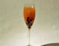 Bellini mit Beeren