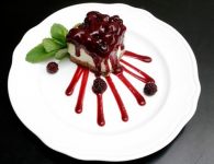 Brombeer-Obers-Torte
