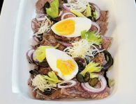 Saures Rindfleisch m...
