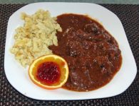 Hirschgulasch mit Pr...
