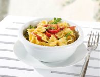 Pastasalat mit Pesto...