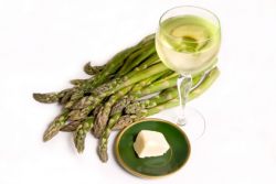 Spargel und Wein
