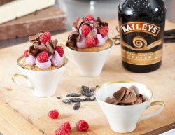 „Für die Dancing Queen” Baileys Coffee Cupcake mit Tonkabohne