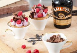 „Für die Dancing Queen” Baileys Coffee Cupcake mit Tonkabohne