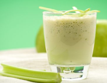 Apfel-Smoothie mit Radieschen