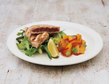 Asiatischer Thunfisch mit Ananas-Relish Asiatischer Thunfisch mit Ananas-Relish