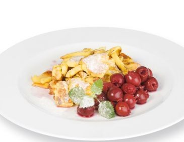 Buttermilchschmarren mit Weichseln Buttermilchschmarren mit Weichseln