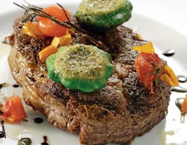 Entrecote vom Almo-Ochsen mit Kürbiskernbutter Entrecote vom Almo-Ochsen mit Kürbiskernbutter