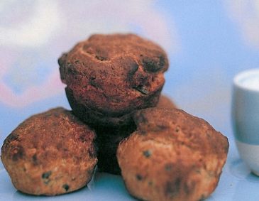 Muffins mit Parmesan und Basilikum Muffins mit Parmesan und Basilikum