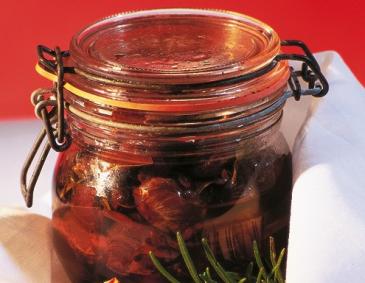 Süß-sauer eingelegte Zwiebeln Süß-sauer eingelegte Zwiebeln